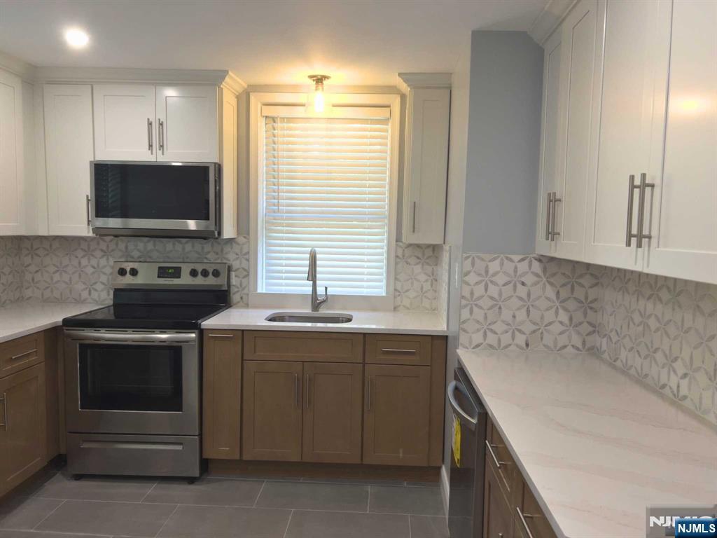 211 Kenilworth Road Ridgewood, NJ 07450 - Photo 6 of 15