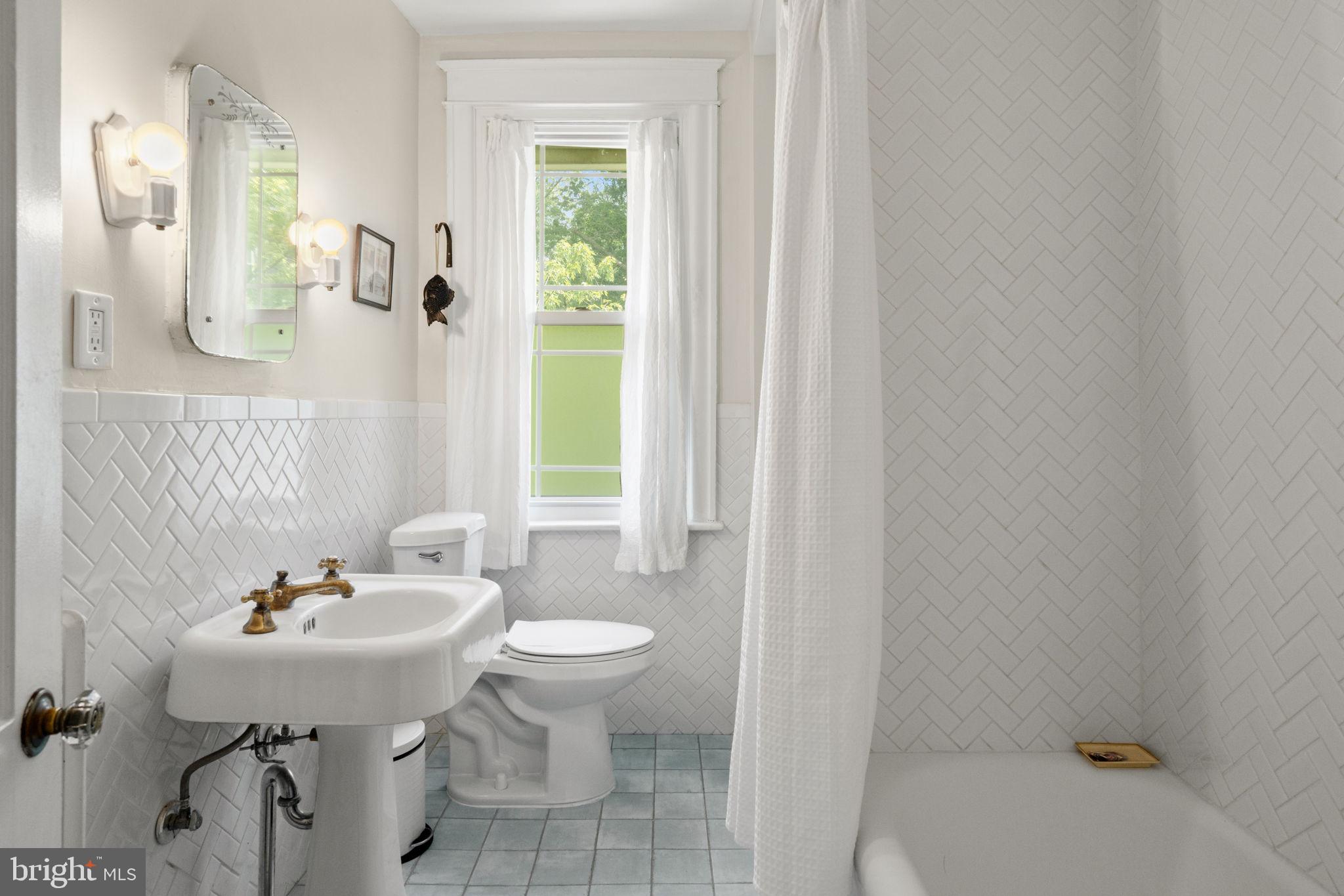 156 Roumfort Road Philadelphia, PA 19119 - Photo 39 of 56 Gallery Image 39