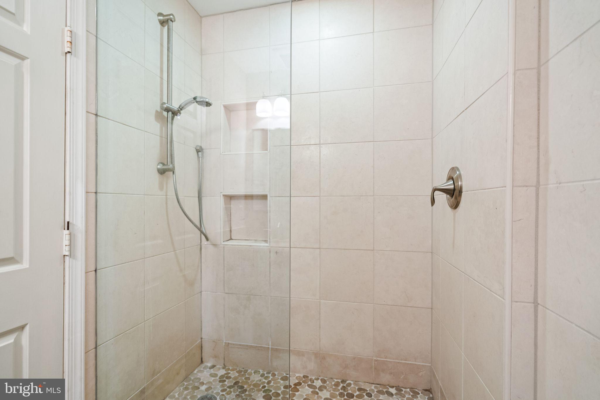 3231 Sutton Place Northwest, Unit D Washington, DC 20016 - Photo 38 of 41