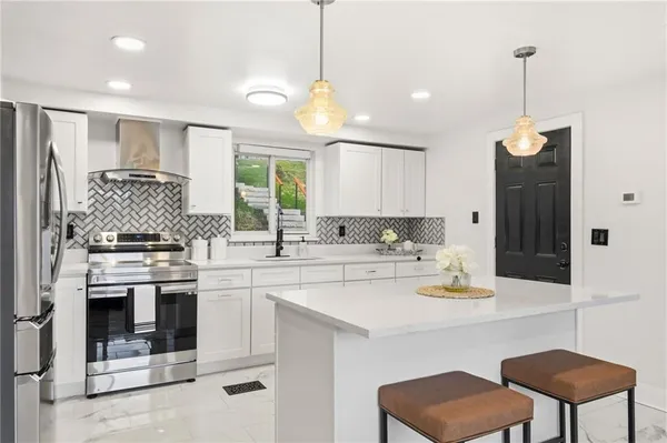 $164,900 | 512 Westinghouse Avenue, North Versailles, PA 15137