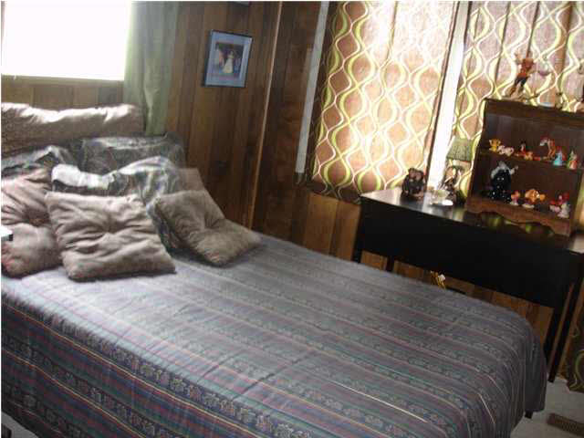 1411 Old Plank Road Newburgh, IN 47630 - Photo 8 of 14