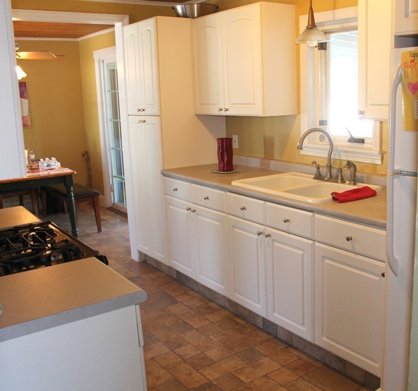 454 Westfield Road Holyoke, MA 01040 - Photo 22 of 24 Gallery Image 22