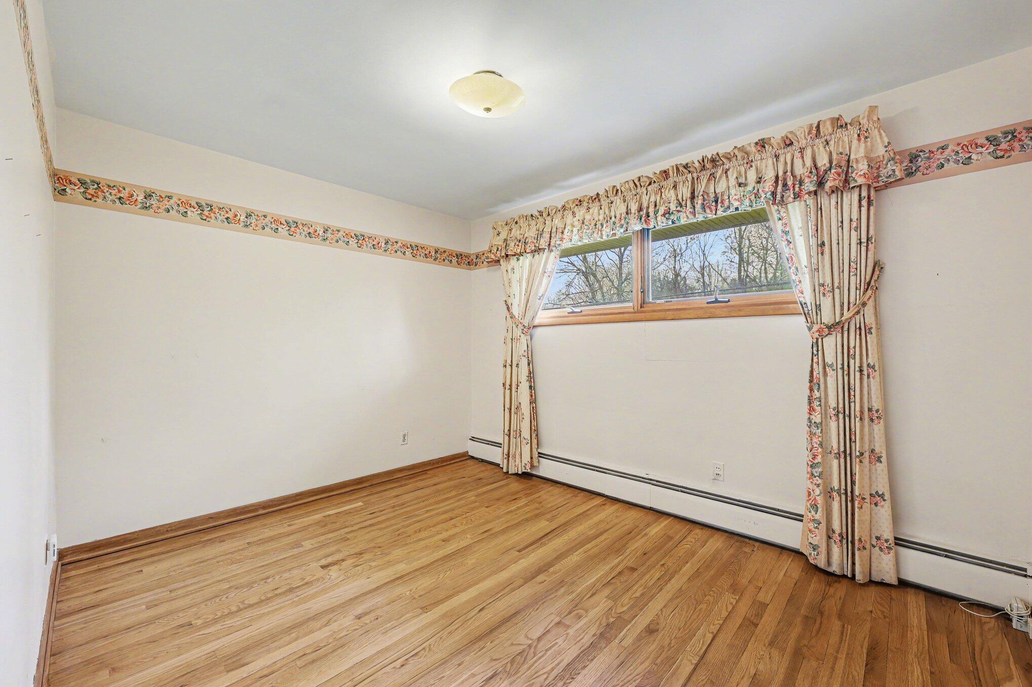 6595 Napier Road Plymouth, MI 48170 - Photo 17 of 35 017_file_6885