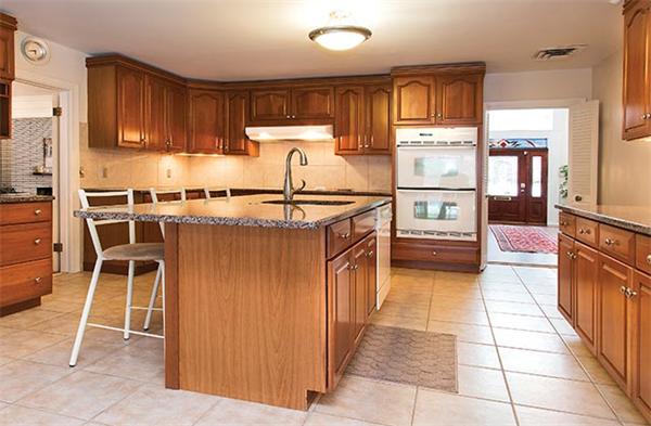 71 Deborah Road Newton, MA 02459 - Photo 3 of 16
