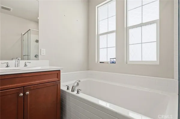 $959,900 | 24208 Via Perla, Valencia, CA 91354