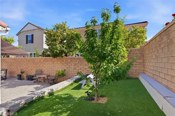 $959,900 | 24208 Via Perla, Valencia, CA 91354