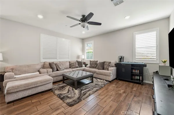 $959,900 | 24208 Via Perla, Valencia, CA 91354