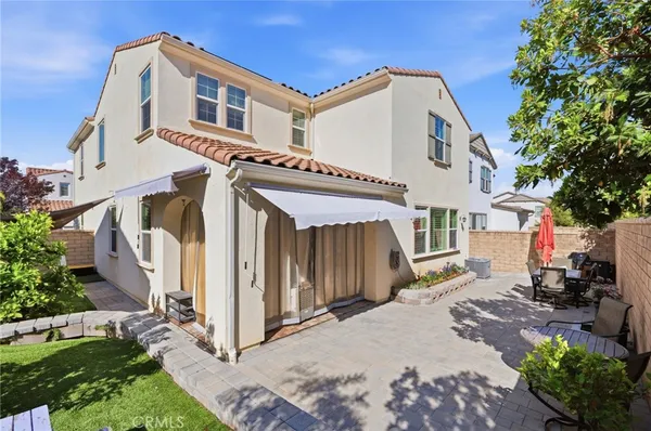 $959,900 | 24208 Via Perla, Valencia, CA 91354