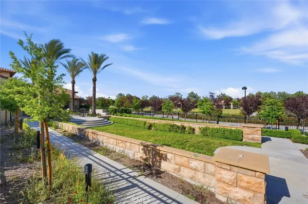 $959,900 | 24208 Via Perla, Valencia, CA 91354