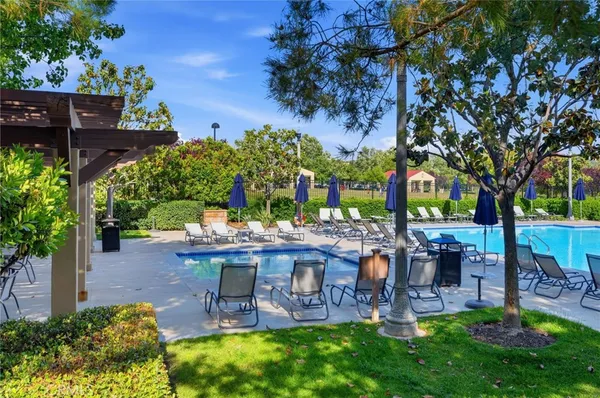 $959,900 | 24208 Via Perla, Valencia, CA 91354