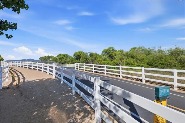 $959,900 | 24208 Via Perla, Valencia, CA 91354