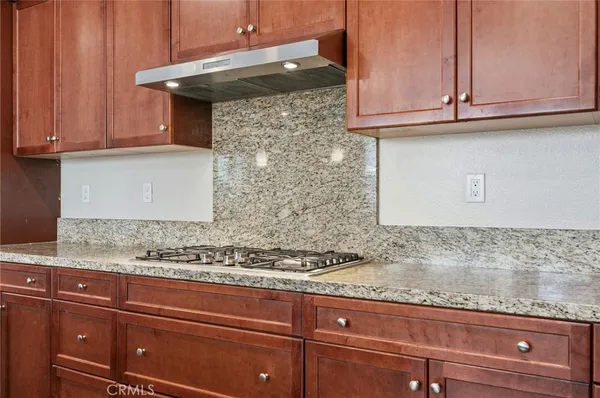 $959,900 | 24208 Via Perla, Valencia, CA 91354