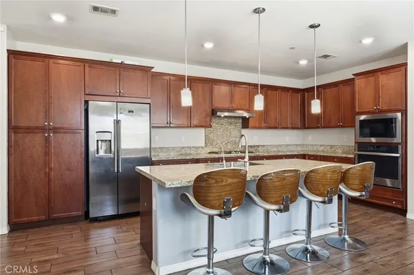 $959,900 | 24208 Via Perla, Valencia, CA 91354