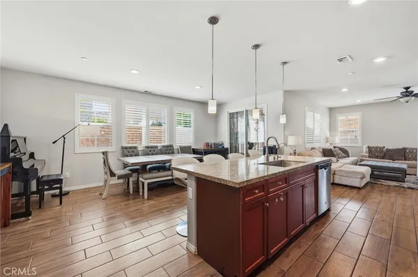 $959,900 | 24208 Via Perla, Valencia, CA 91354
