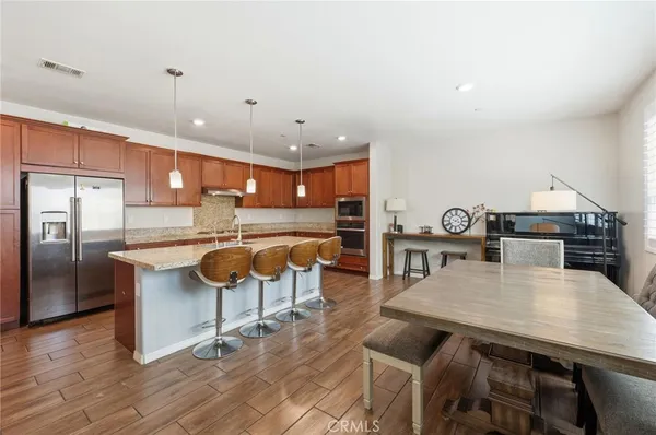 $959,900 | 24208 Via Perla, Valencia, CA 91354