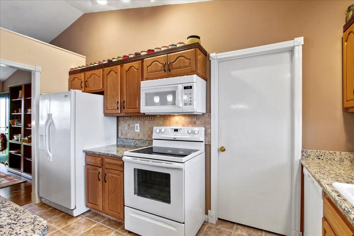 20055 Maplewood Road Maplewood, OH 45340 - Photo 17 of 51 Gallery Image 17