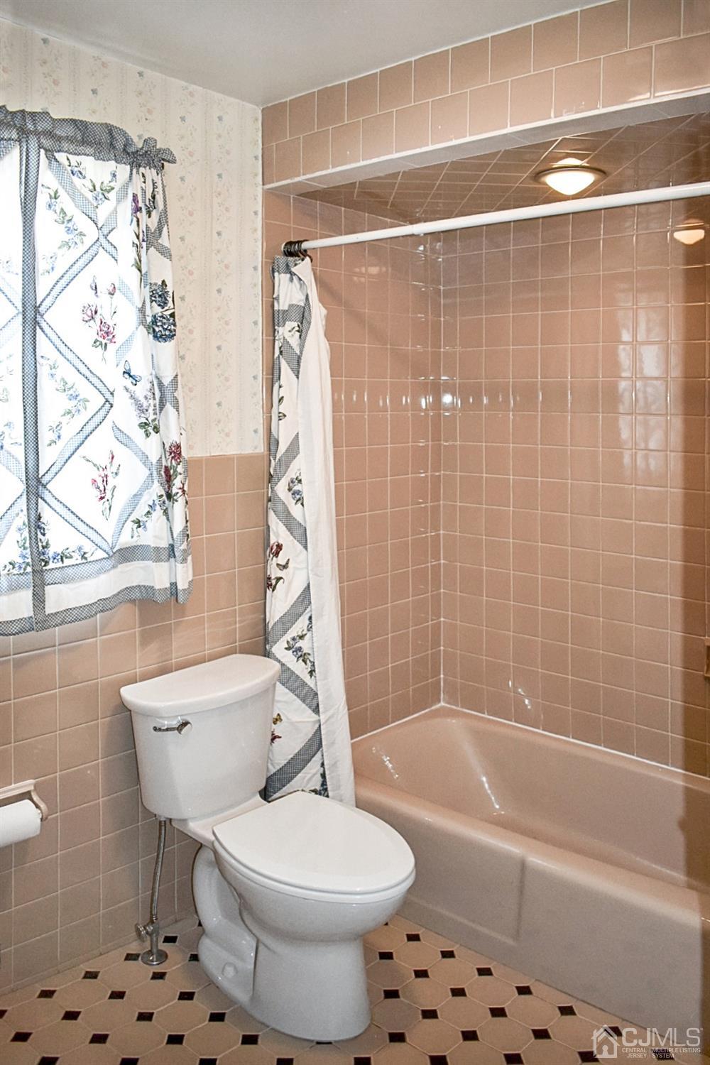127 Livingston Road Linden, NJ 07036 - Photo 15 of 24 Gallery Image 15