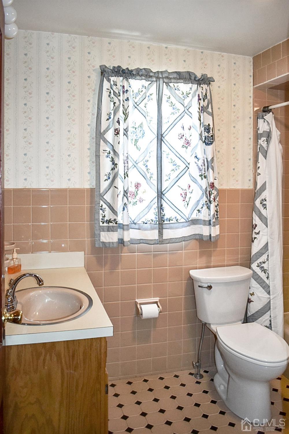 127 Livingston Road Linden, NJ 07036 - Photo 16 of 24 Gallery Image 16