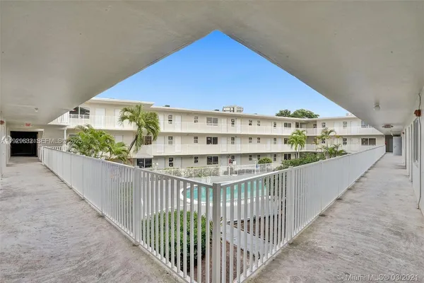 $1,700 | 1895 Venice Park Drive, Unit C3, Miami, FL 33181