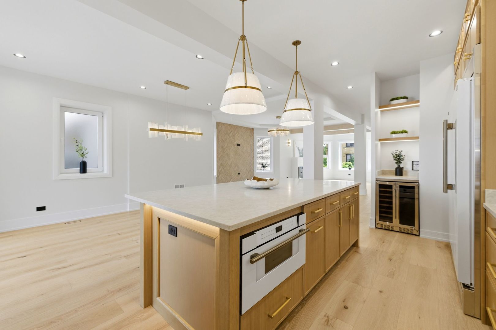 5725 North Ridge Avenue Chicago, IL 60660 - Photo 17 of 60 Gallery Image 17