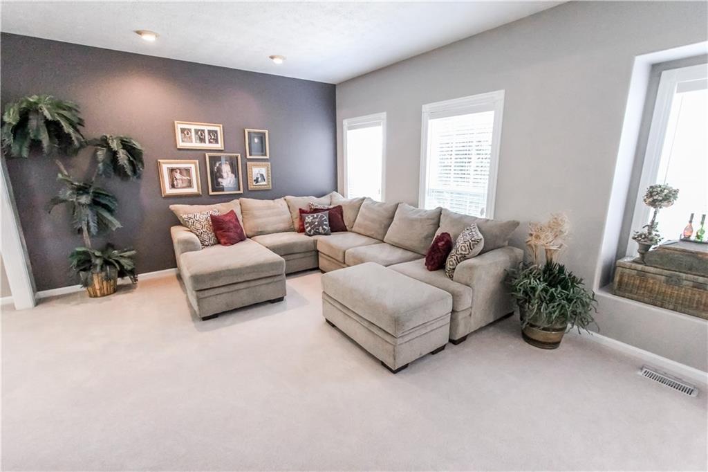 7620 Knapp Road Indianapolis, IN 46259 - Photo 8 of 48 Gallery Image 8