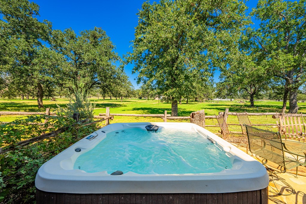 307 Klaerner Road Fredericksburg, TX 78624 - Photo 24 of 32 Gallery Image 24