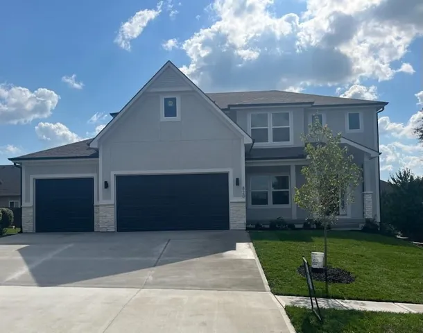 $594,900 | 820 Southeast Partridge Lane, Blue Springs, MO 64014