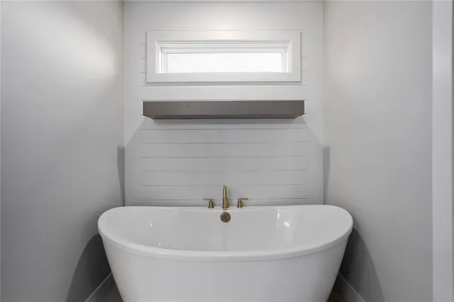 $594,900 | 820 Southeast Partridge Lane, Blue Springs, MO 64014