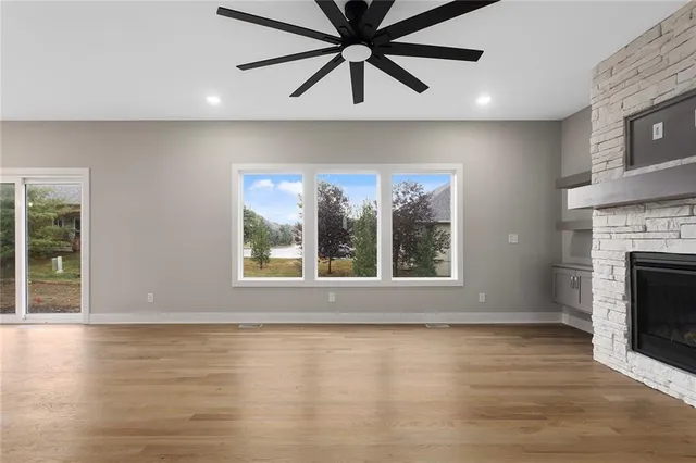 $594,900 | 820 Southeast Partridge Lane, Blue Springs, MO 64014