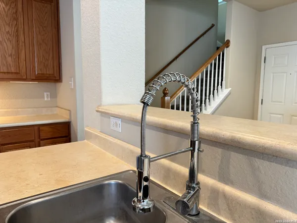 $1,900 | 12416 Abbey Park, San Antonio, TX 78249