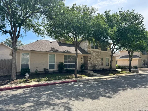 $1,900 | 12416 Abbey Park, San Antonio, TX 78249