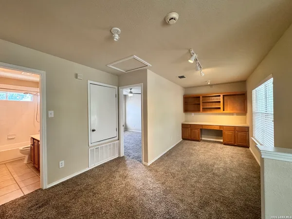 $1,900 | 12416 Abbey Park, San Antonio, TX 78249