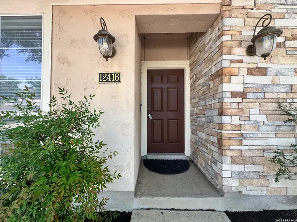 $1,900 | 12416 Abbey Park, San Antonio, TX 78249