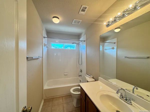 $1,900 | 12416 Abbey Park, San Antonio, TX 78249