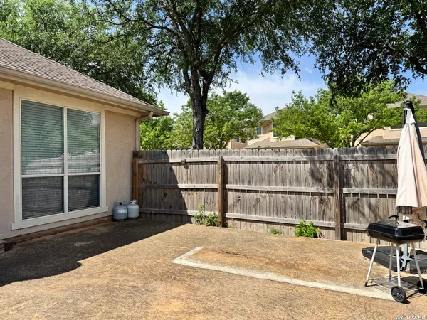 $1,900 | 12416 Abbey Park, San Antonio, TX 78249