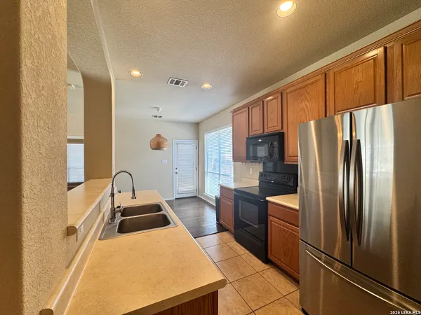 $1,900 | 12416 Abbey Park, San Antonio, TX 78249