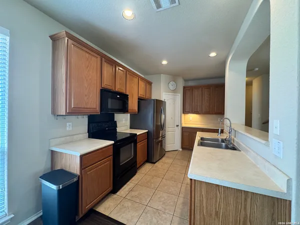 $1,900 | 12416 Abbey Park, San Antonio, TX 78249