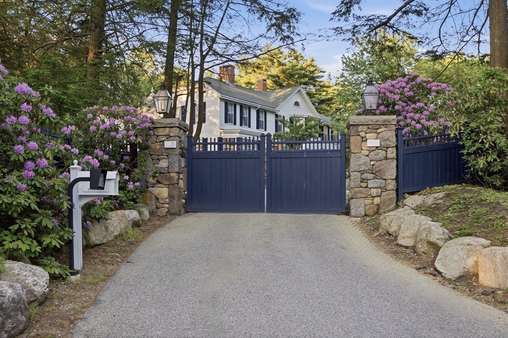 31 Boyles Street Beverly, MA 01915 - Photo 3 of 41