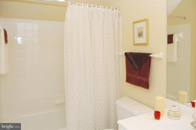 3731 North Glebe Road Arlington, VA 22207 - Photo 23 of 27 a bathroom with a bathtub and shower