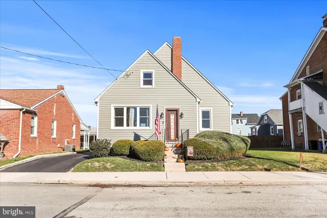 $309,900 | 19 South 4th Street, McSherrystown, PA 17344