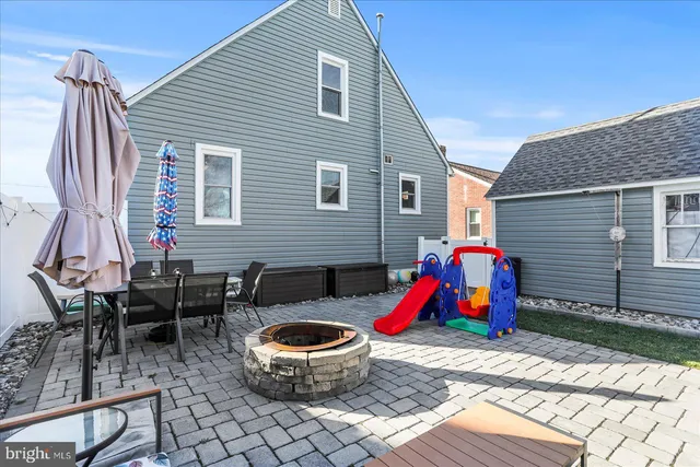 a view of outdoor space yard and patio