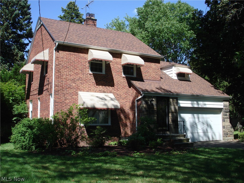 18027 Nottingham Road Cleveland, OH 44119 - Photo 1 of 34 Welcome home to beautiful 18027 Nottingham!
