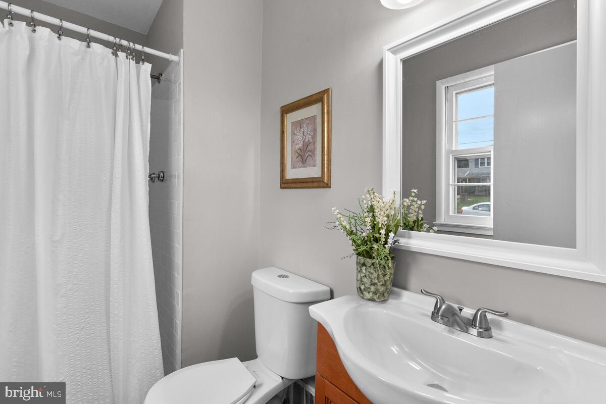 1404 Morningside Drive Silver Spring, MD 20904 - Photo 16 of 43 4th Full Bathroom Main Level