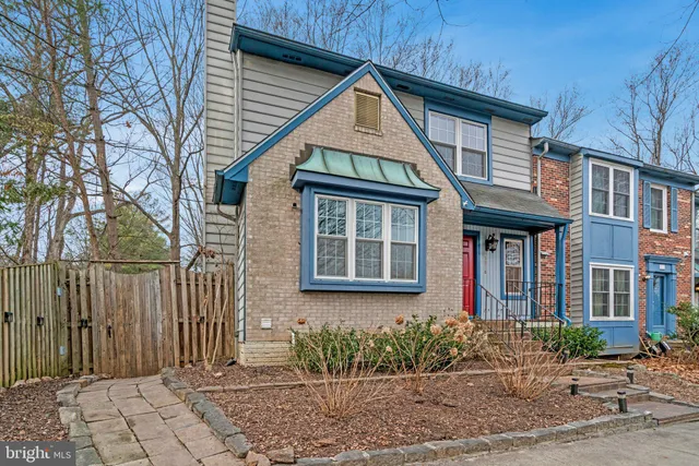 $675,000 | 5918 Roberts Common Court, Burke, VA 22015