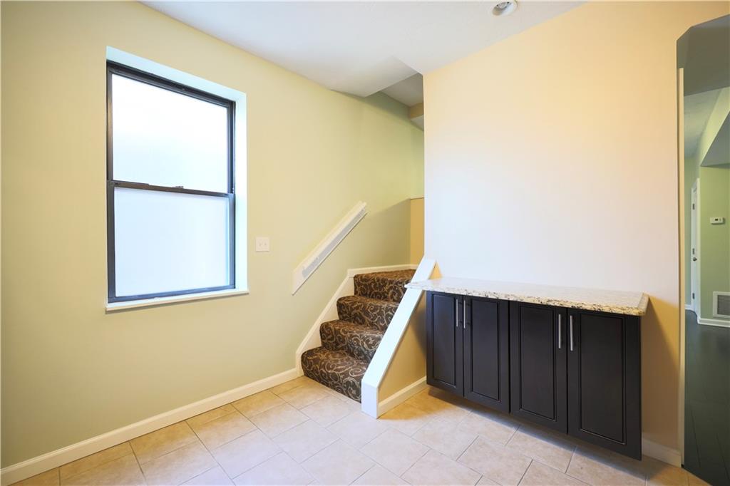 513 Lockhart Street, Unit 2 Pittsburgh, PA 15212 - Photo 9 of 21 a view of an front door