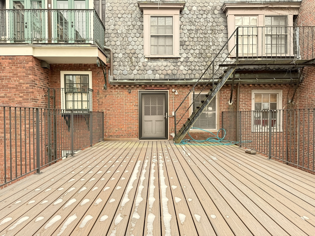 81 Pinckney Street Boston, MA 02114 - Photo 12 of 14