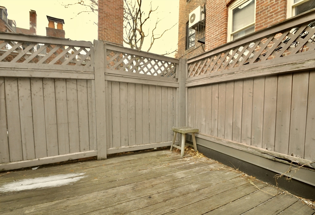 81 Pinckney Street Boston, MA 02114 - Photo 13 of 14