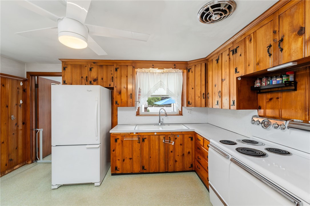 2 Glen Drive Warwick, RI 02889 - Photo 21 of 46