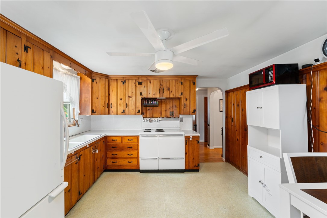 2 Glen Drive Warwick, RI 02889 - Photo 23 of 46