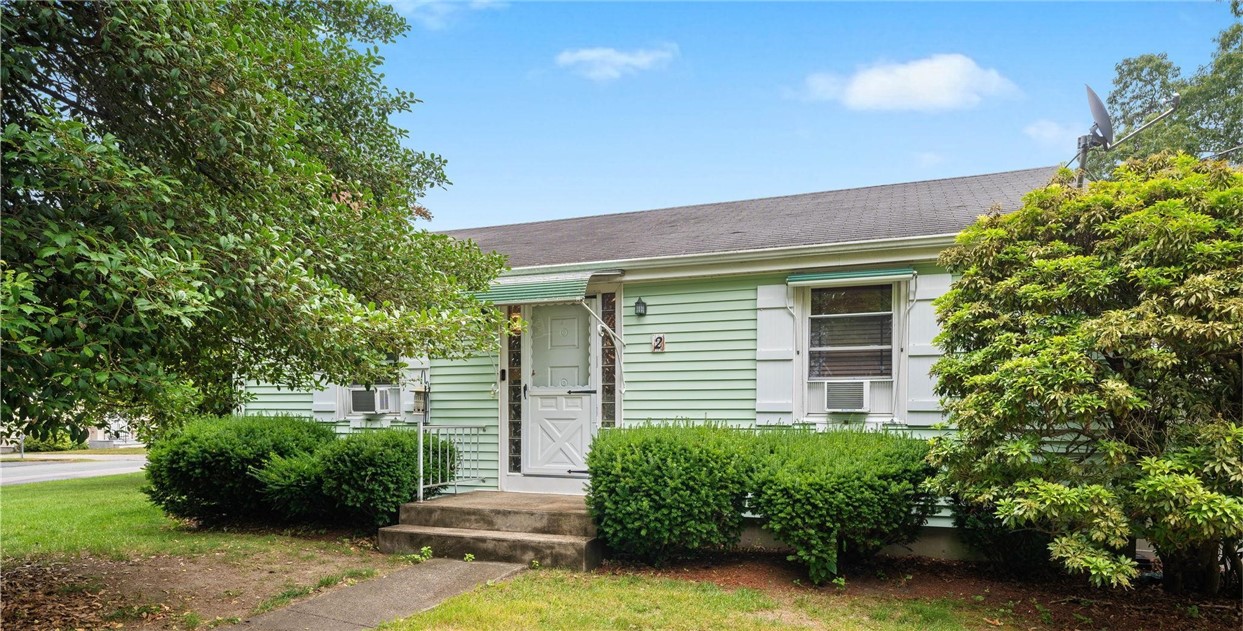 2 Glen Drive Warwick, RI 02889 - Photo 3 of 46